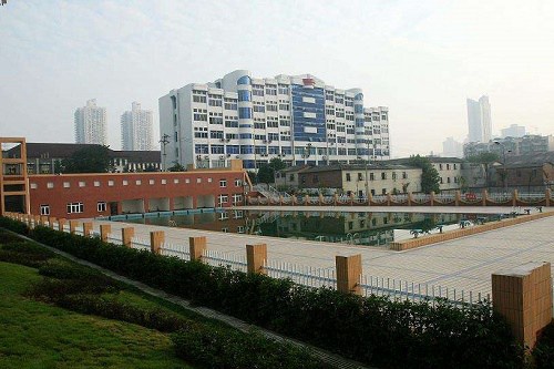 2020年重庆医科大学护理学院学费多少钱