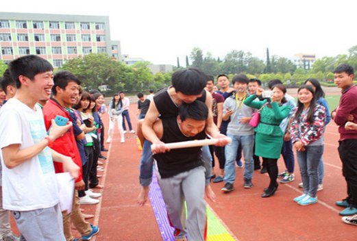 山东省青岛卫生学校图片