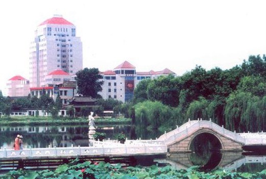 扬州大学图片