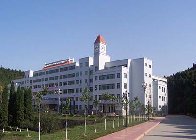 学校环境.jpg