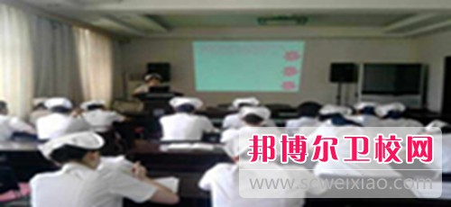 成都男孩子初中毕业读什么卫校