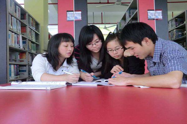 女孩初中毕业生学什么专业好