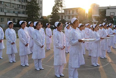 初中女生选择成都卫生学校怎么样